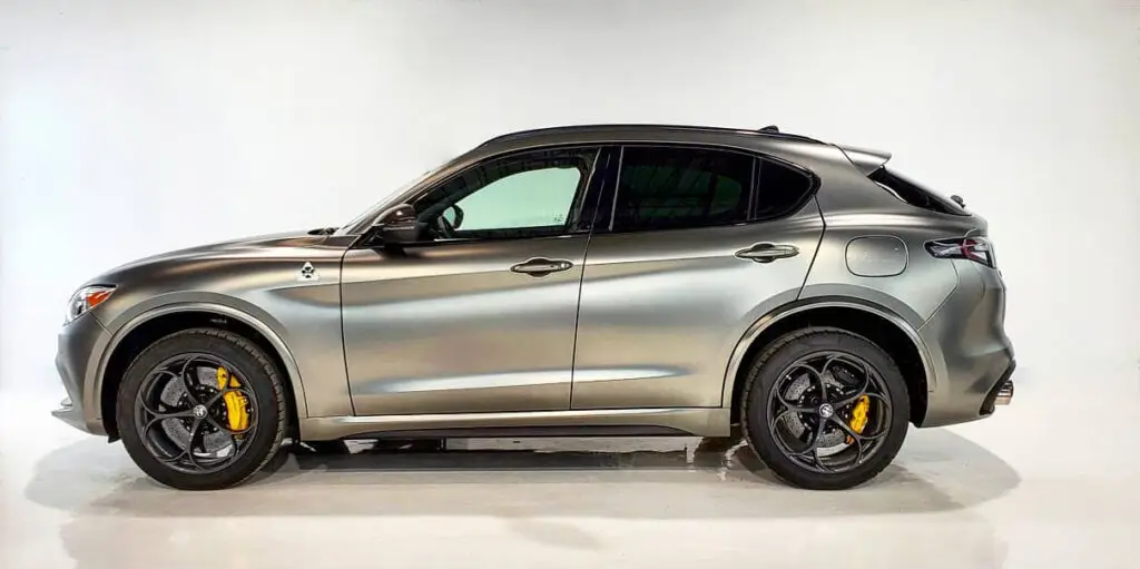 Installation wrap de vinyle sur Alfa_Romeo a Trois-Rivières