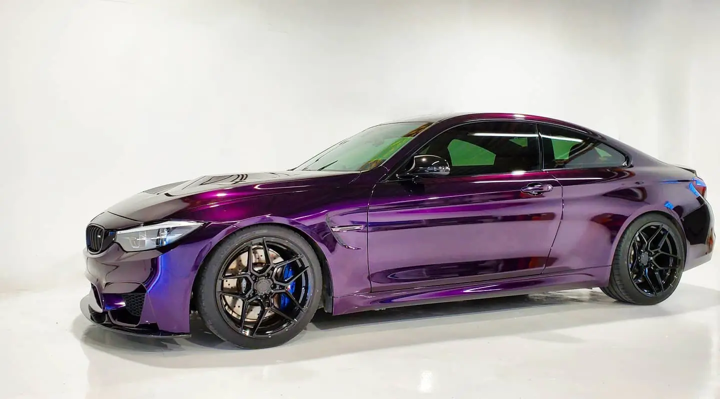 Installation wrap de vinyle chrome sur BMW a Trois-Rivières